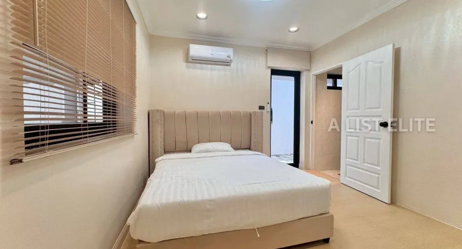 Haus zur Miete mit 5 Zimmer in Bang Lamung, Chonburi
