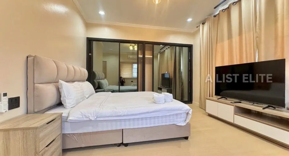Haus zur Miete mit 5 Zimmer in Bang Lamung, Chonburi