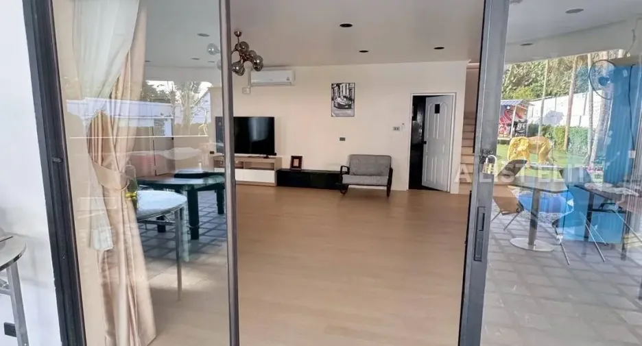 Haus zur Miete mit 5 Zimmer in Bang Lamung, Chonburi