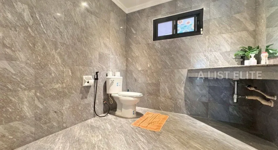 Haus zur Miete mit 5 Zimmer in Bang Lamung, Chonburi