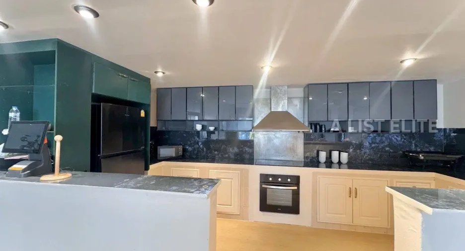 Haus zur Miete mit 5 Zimmer in Bang Lamung, Chonburi