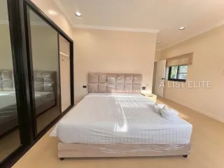 À louer 5 chambres maison à Bang Lamung, Chonburi