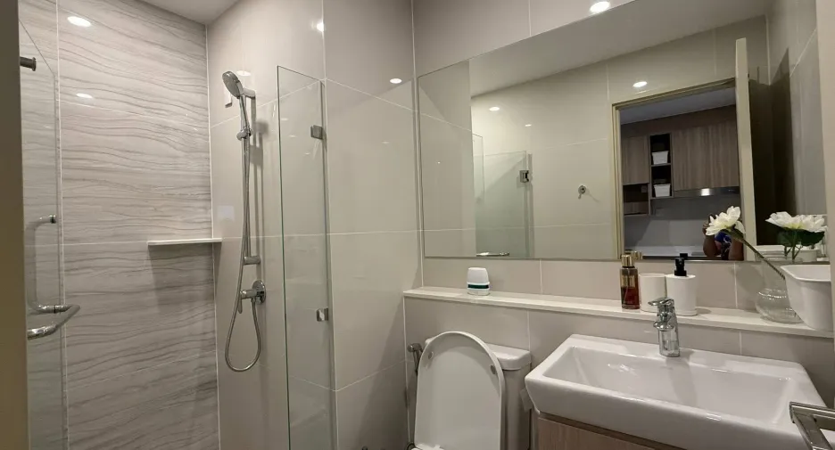 For rent 1 bed condo in Khlong Toei, Bangkok