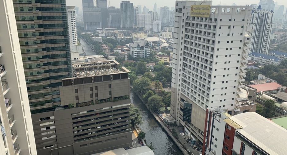 For rent 2 ベッドルーム condo in Watthana, Bangkok