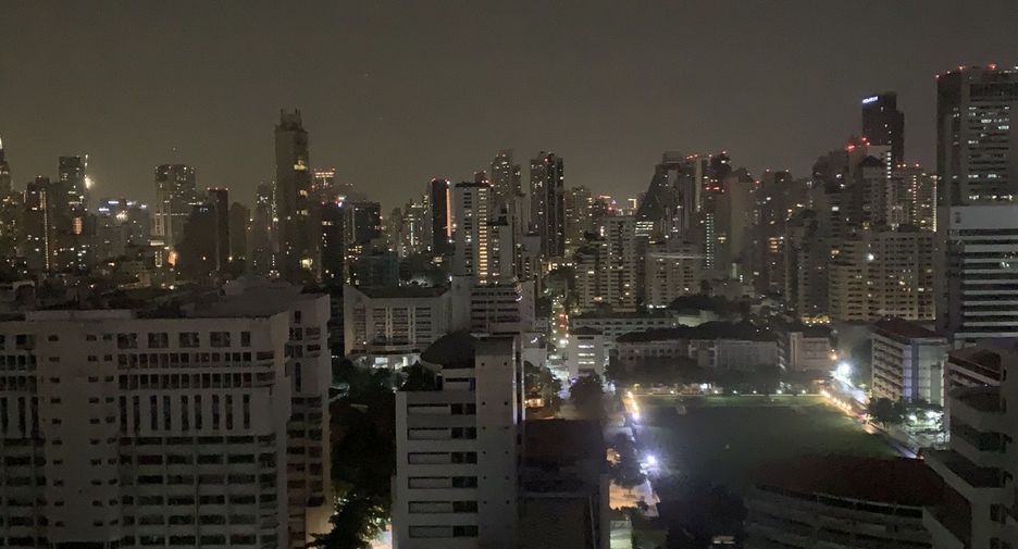 For rent 2 ベッドルーム condo in Watthana, Bangkok