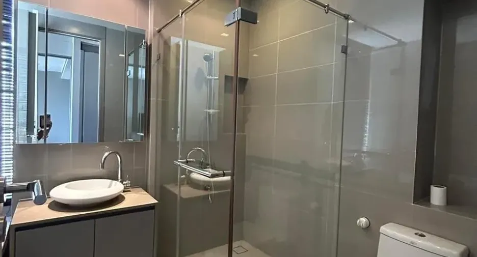 For rent 2 bedrooms condo in Bang Rak, Bangkok