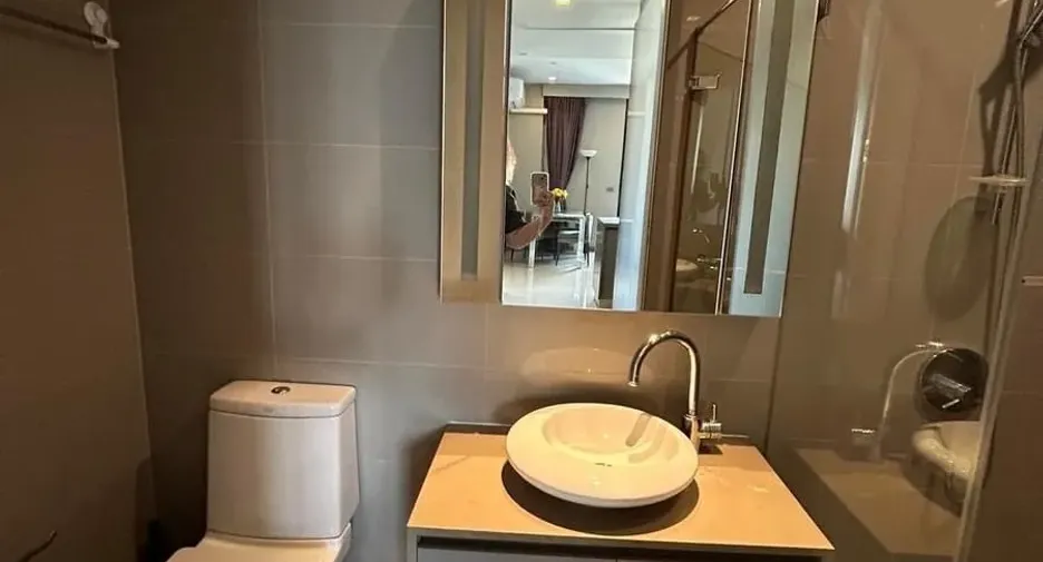 For rent 2 bedrooms condo in Bang Rak, Bangkok