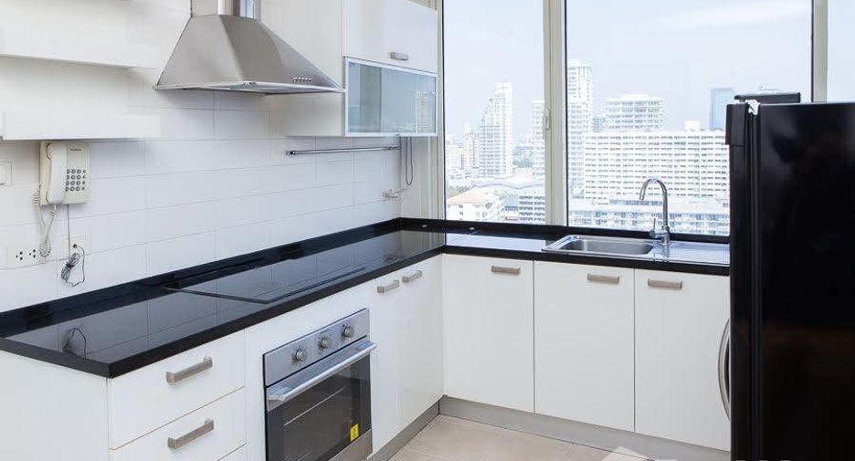 For rent 3 bedrooms condo in Watthana, Bangkok