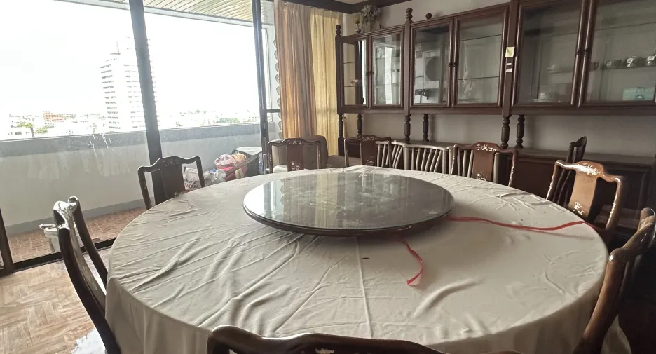 For rent 3 bedrooms condo in Watthana, Bangkok