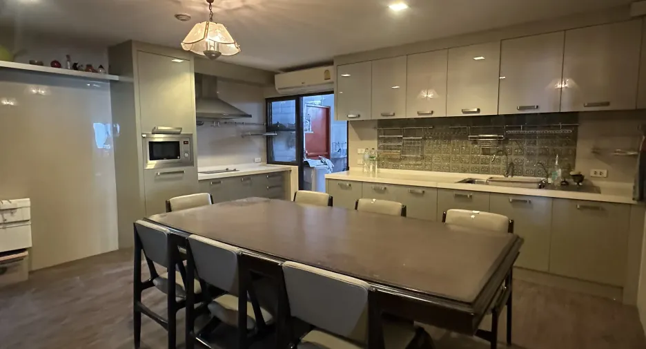 For rent 3 bedrooms condo in Watthana, Bangkok