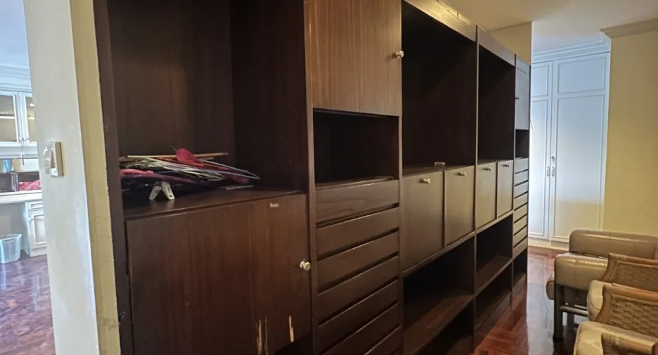 For rent 3 bedrooms condo in Watthana, Bangkok