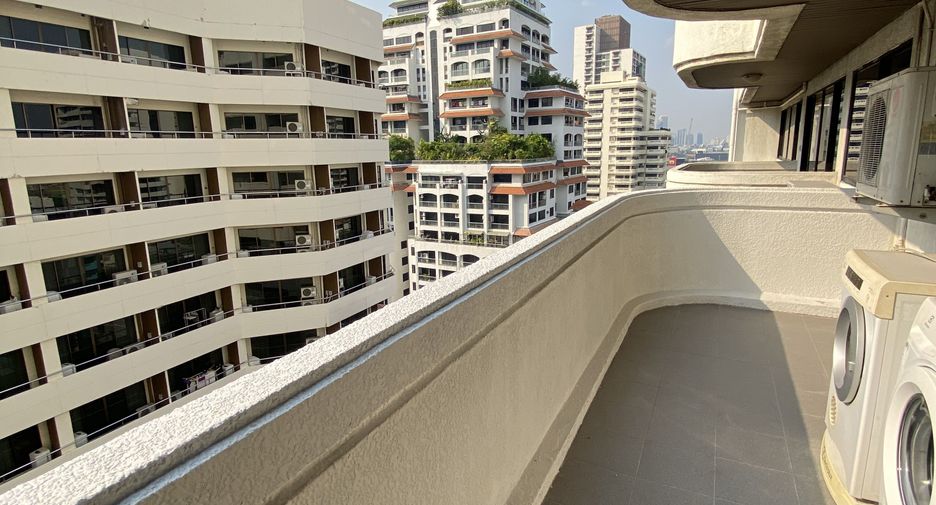 Apartamento en alquiler de 4 habitaciones en Watthana, Bangkok