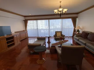 For rent 4 bedrooms apartment in Watthana, Bangkok