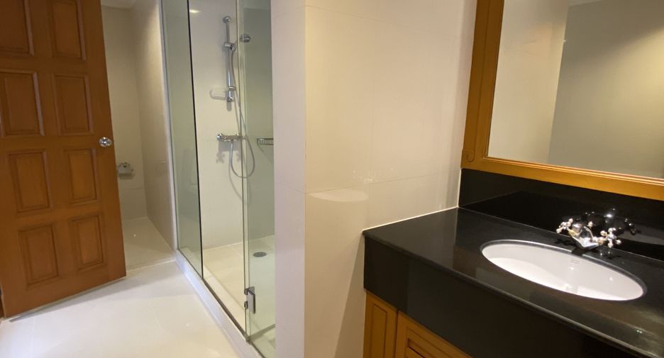 Apartamento en alquiler de 4 habitaciones en Watthana, Bangkok