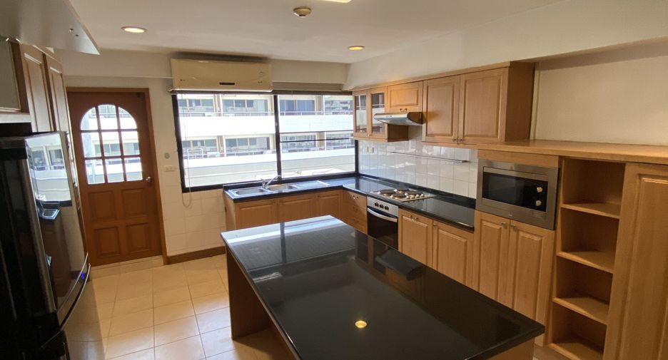 Apartamento en alquiler de 4 habitaciones en Watthana, Bangkok