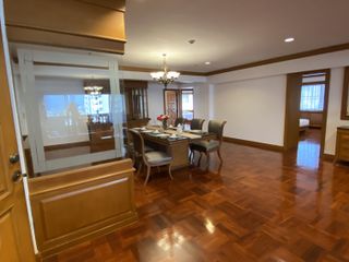 For rent 4 bedrooms apartment in Watthana, Bangkok
