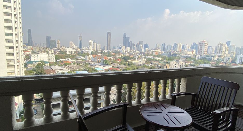 Apartamento en alquiler de 4 habitaciones en Watthana, Bangkok