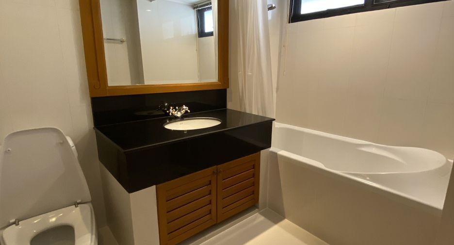 Apartamento en alquiler de 4 habitaciones en Watthana, Bangkok