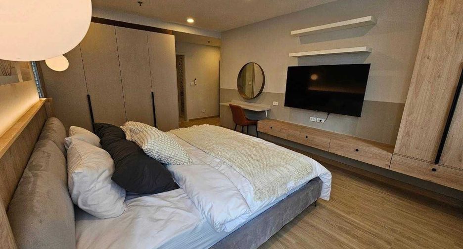À louer 2 chambres condo à Pathum Wan, Bangkok
