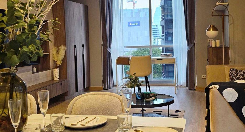 À louer 2 chambres condo à Pathum Wan, Bangkok