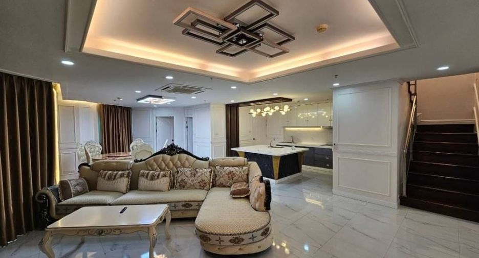Condo en alquiler de 4 habitaciones en Huai Khwang, Bangkok