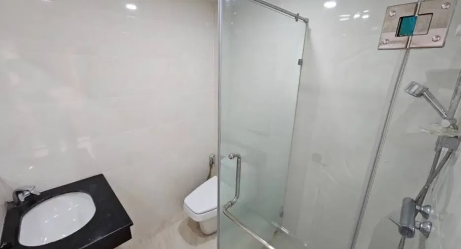 Condo en alquiler de 4 habitaciones en Huai Khwang, Bangkok
