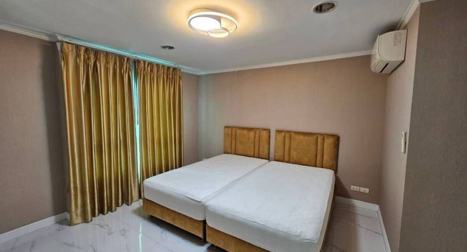 Condo en alquiler de 4 habitaciones en Huai Khwang, Bangkok