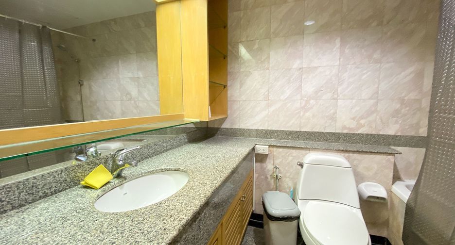 For rent 2 bedrooms condo in Watthana, Bangkok