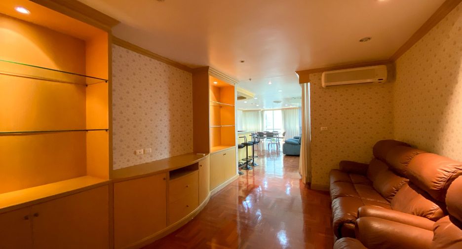 For rent 2 bedrooms condo in Watthana, Bangkok