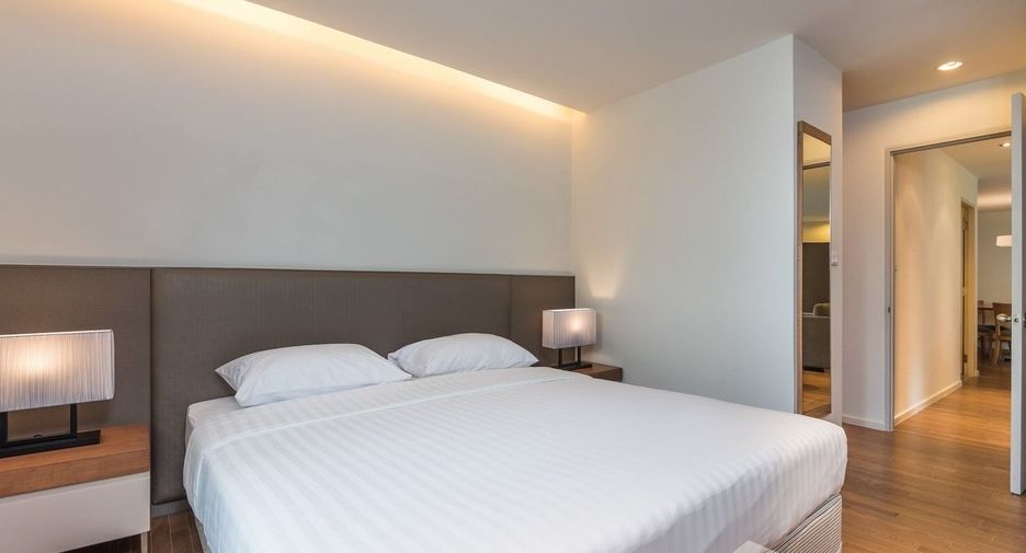 For rent 2 bedrooms apartment in Yan Nawa, Bangkok