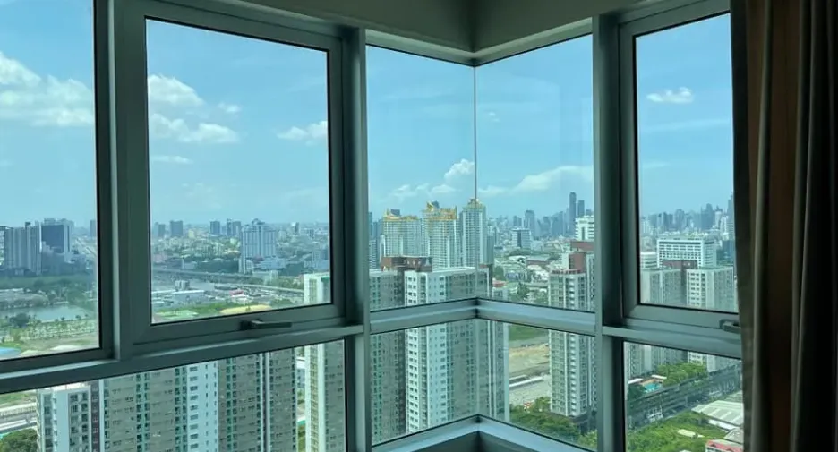 Condo en alquiler de 3 habitaciones en Huai Khwang, Bangkok