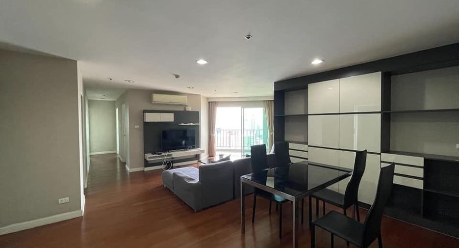 Condo en alquiler de 3 habitaciones en Huai Khwang, Bangkok
