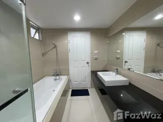 For rent 3 ベッドルーム condo in Huai Khwang, Bangkok