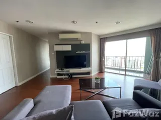 For rent 3 ベッドルーム condo in Huai Khwang, Bangkok
