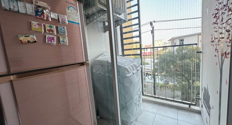 For rent 2 bedrooms condo in Huai Khwang, Bangkok
