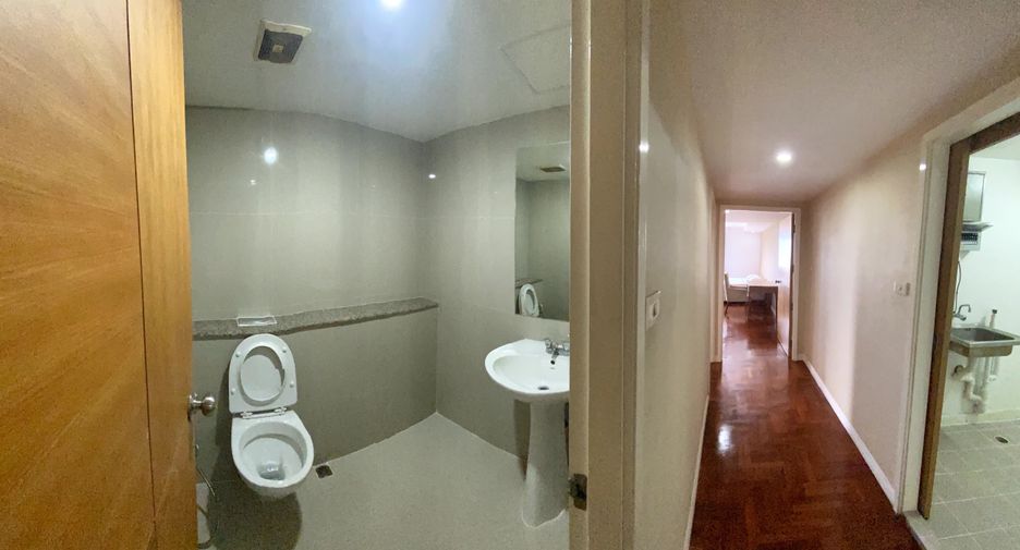 For rent 2 bedrooms apartment in Yan Nawa, Bangkok