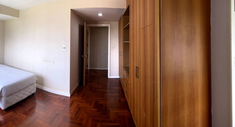 For rent 2 bedrooms apartment in Yan Nawa, Bangkok