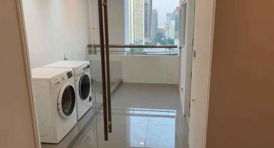 Condo en alquiler de 3 habitaciones en Watthana, Bangkok
