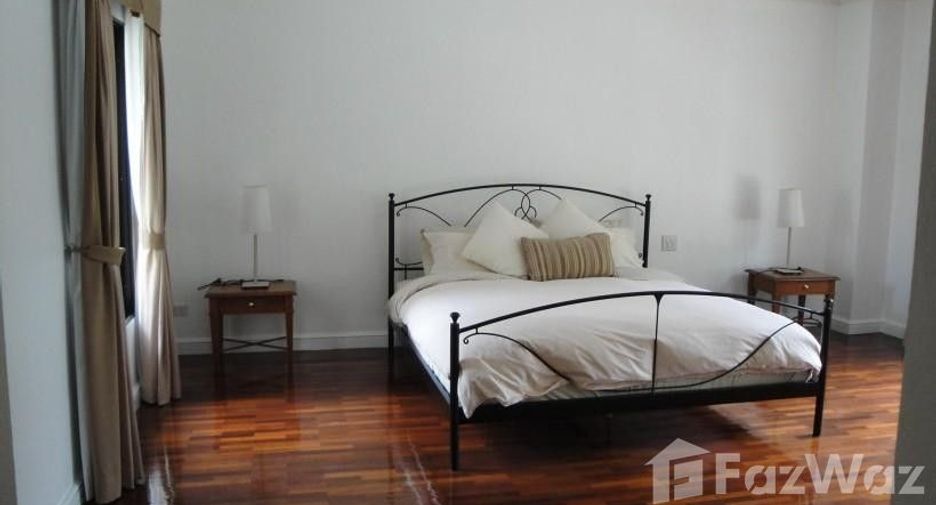 For rent 3 bedrooms condo in Sathon, Bangkok