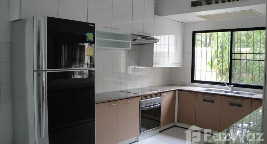 For rent 3 bedrooms condo in Sathon, Bangkok