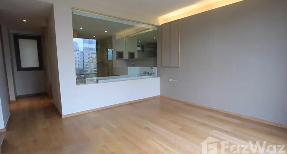 For rent 3 bedrooms apartment in Pathum Wan, Bangkok