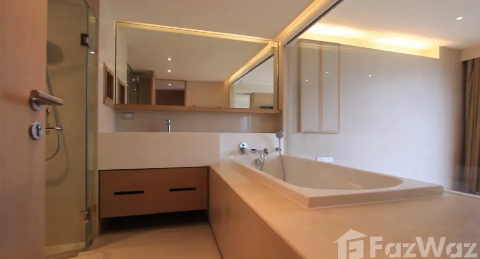 For rent 3 bedrooms apartment in Pathum Wan, Bangkok
