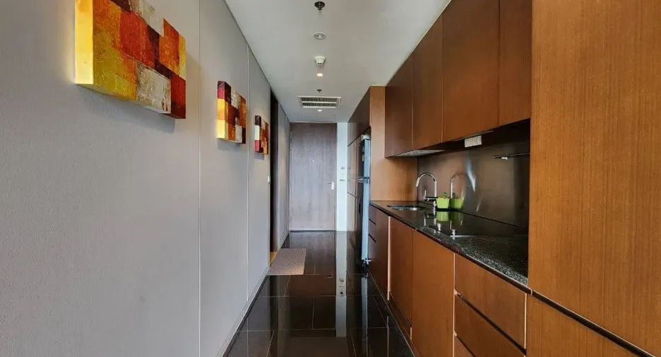 For rent 1 bed condo in Pathum Wan, Bangkok