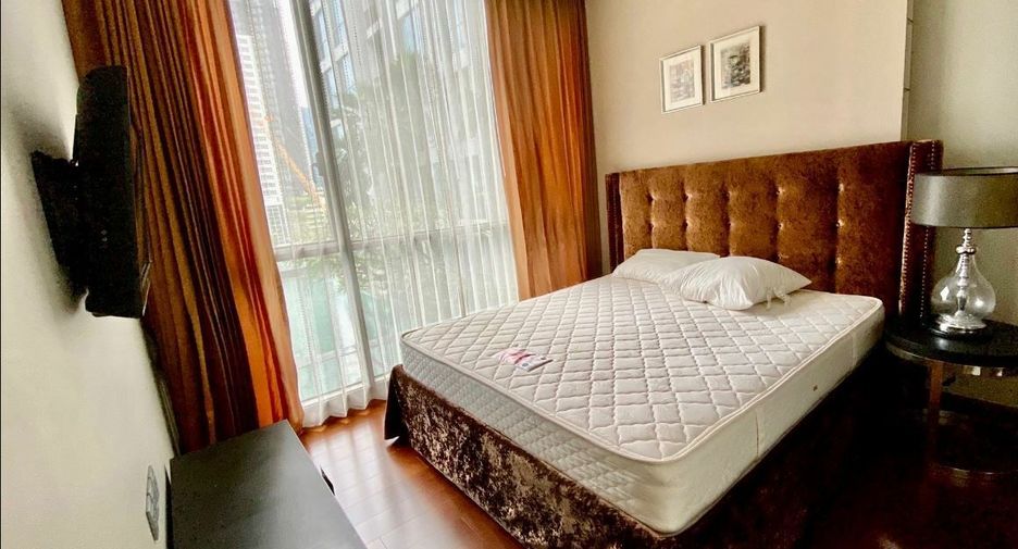 For rent 2 bedrooms condo in Watthana, Bangkok