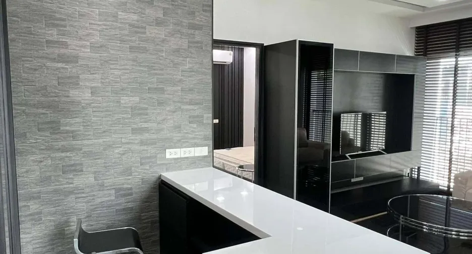 Condo en alquiler de 1 habitaciones en Khlong Toei, Bangkok