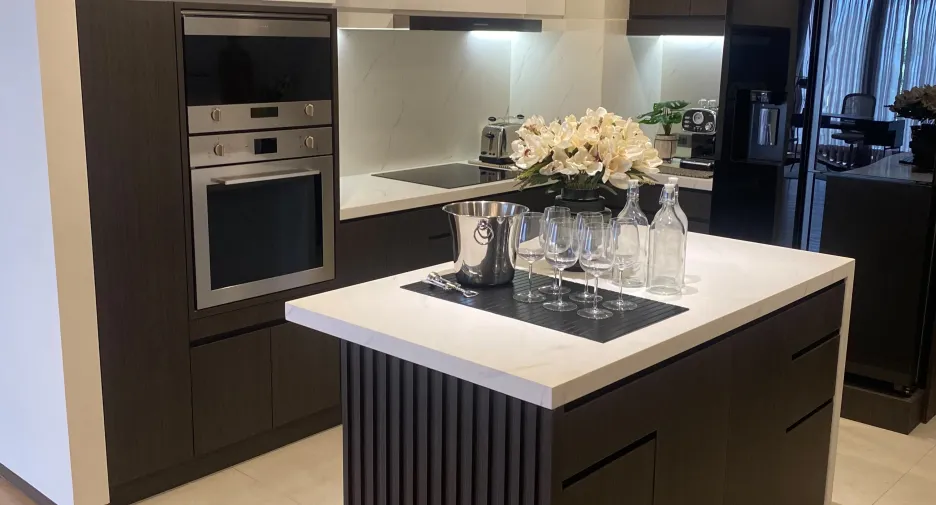 Apartamento en alquiler de 3 habitaciones en Khlong Toei, Bangkok