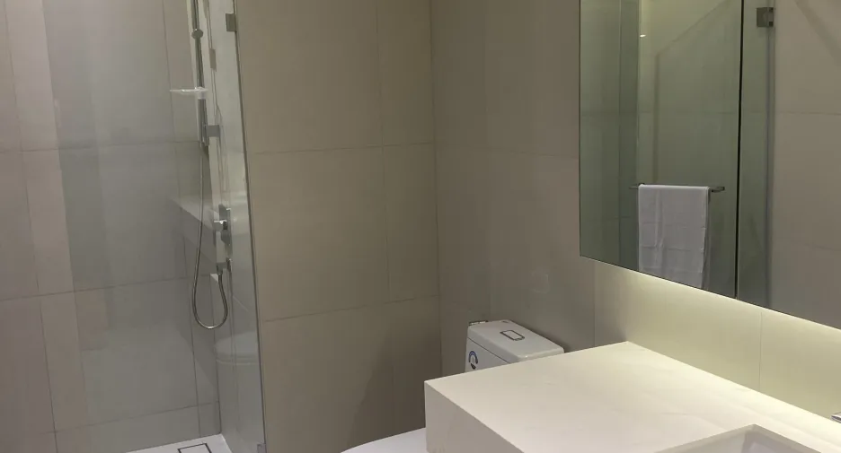 Apartamento en alquiler de 3 habitaciones en Khlong Toei, Bangkok