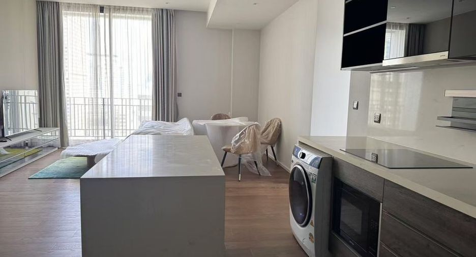 For rent 2 bedrooms condo in Pathum Wan, Bangkok