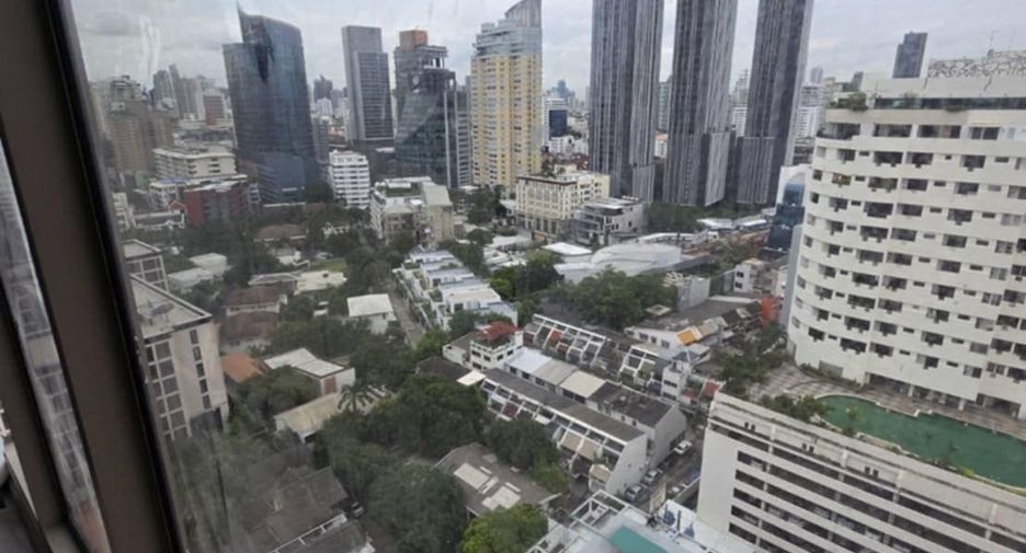 For rent 2 bedrooms condo in Watthana, Bangkok