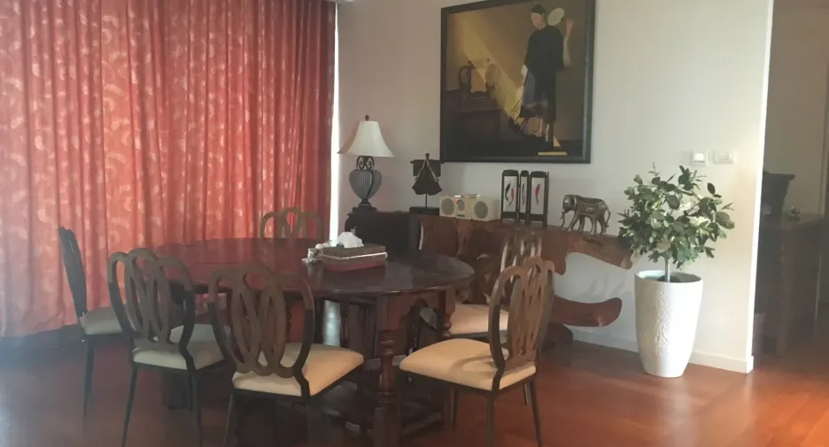 Wohnung zur Miete mit 3 Zimmer in Yan Nawa, Bangkok